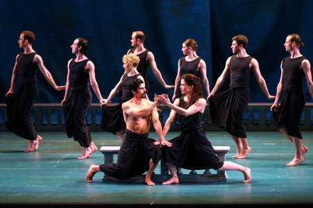 Mark Morris's choreography for Dido and Aeneas. <br>Photo: Andrea Mohin.